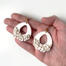 Load image into Gallery viewer, DAPHNE earrings in beige floral
