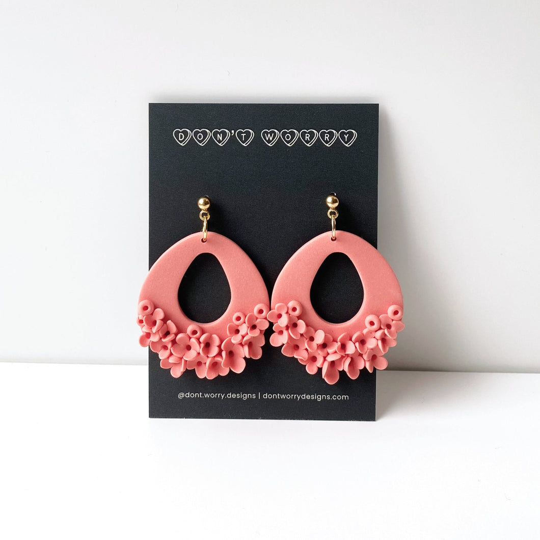 DAPHNE earrings in coral
