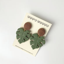 Load image into Gallery viewer, HOLLY earrings in olive
