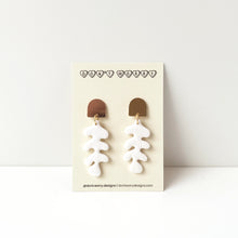 Charger l&#39;image dans la galerie, REEF earrings in beige
