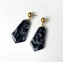 Charger l&#39;image dans la galerie, SYLVIA earrings in black marble
