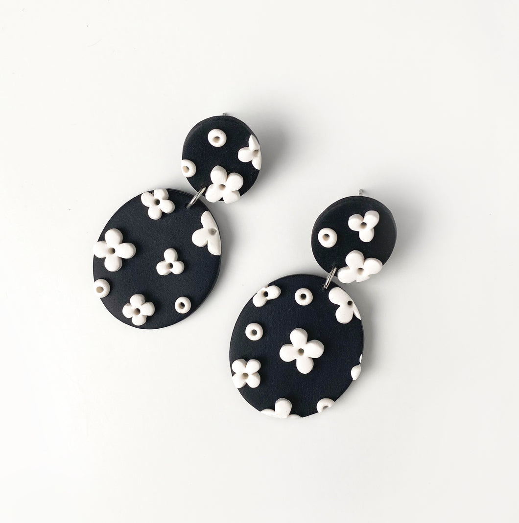 TATE earrings in black and white floral