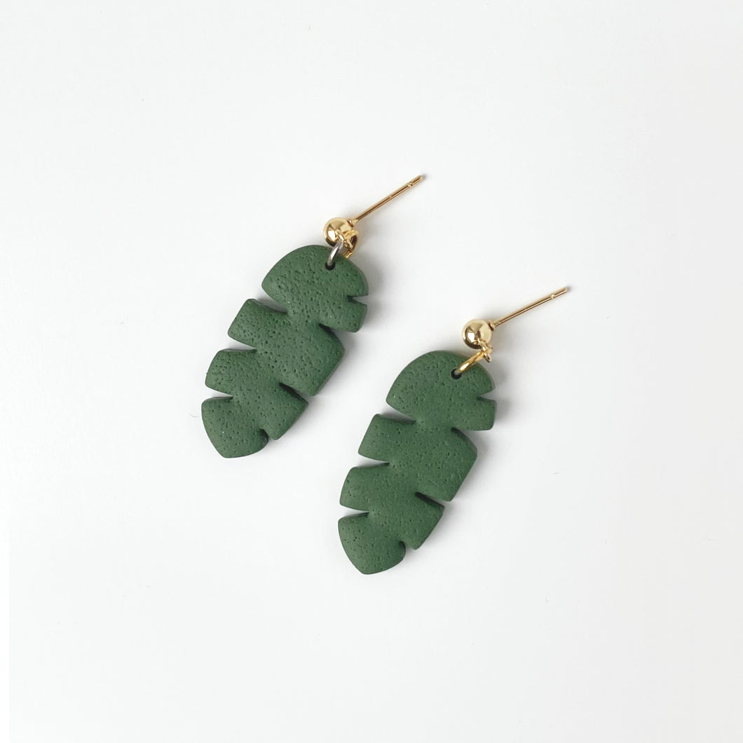 MUSA earrings in olive