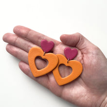 Load image into Gallery viewer, AVERY earrings in fuchsia/orange
