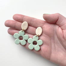 Load image into Gallery viewer, HOLLIS earrings in speckled mint
