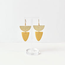Load image into Gallery viewer, LAURA earrings in mustard
