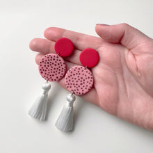 Load image into Gallery viewer, LEE earrings in red/pink
