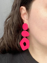 Load image into Gallery viewer, LOGAN earrings in hot pink
