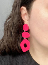 Load image into Gallery viewer, LOGAN earrings in black &amp; white
