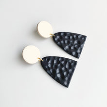 Load image into Gallery viewer, NORA earrings in carbon black
