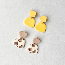 Load image into Gallery viewer, SARAH earrings in leopard print
