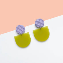 Charger l&#39;image dans la galerie, WINONA earrings in chartreuse
