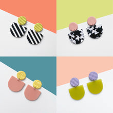 Load image into Gallery viewer, WINONA earrings in black/white marble
