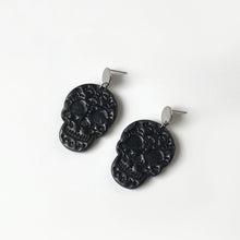 Charger l&#39;image dans la galerie, black sugar skull earrings
