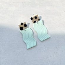 Load image into Gallery viewer, WAVERLY earrings in ice blue
